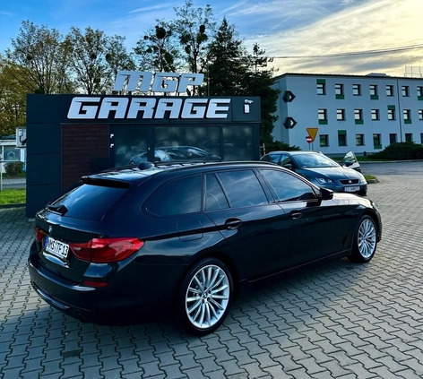 BMW Seria 5 cena 113500 przebieg: 179500, rok produkcji 2017 z Gliwice małe 79